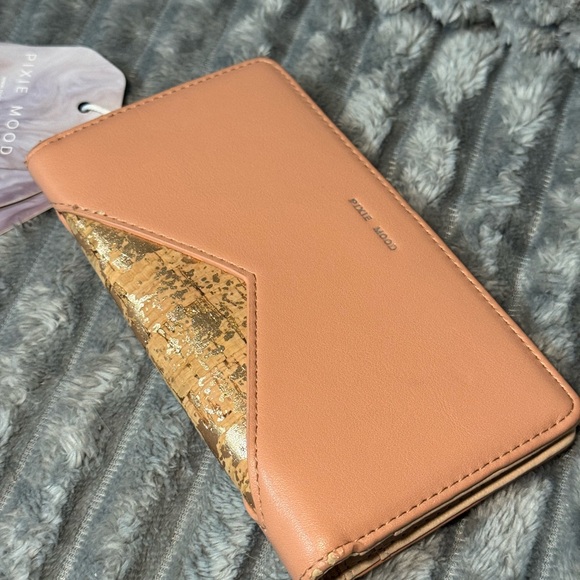 Pixie Mood SOPHIE WALLET - MISTY ROSE/METALLIC CORK NWT - Picture 5 of 11